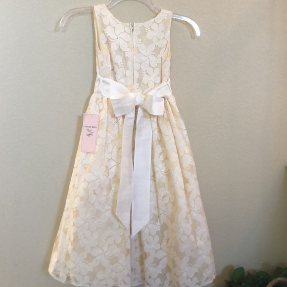 Precious Lace Flower Girl Cream Size 8 Dress🌸 New Never Worn - Picture 3 of 7